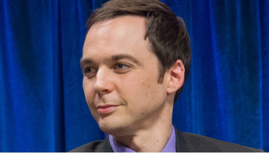 Jim Parsons, per i più Sheldon Cooper di Big Bang Theory, re dei pignoli